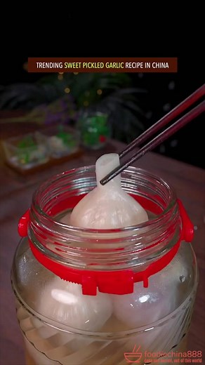 Trending Chinese sweet pickled garlic recipe, do you have the guts to try? #recipe #garlic #chinesefood #cooking #vegan #vegetarian | foodiechina888