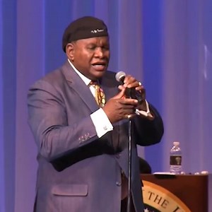 It's a Zelephant! @mrgeorgewallace See George tonight at 7pm in The Main Room with @tonybaker @carolinerhea4real @domirrera @_tomrhodes more! Tickets at improv.com/hollywood #hollywoodimprov #comedy | Hollywood Improv