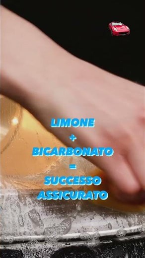 Se la vita ti dà limoni, lavaci l'auto! 🚘 #shorts #cars #lemon 🍋
