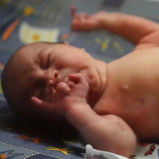 What are the key signs of group B Strep infection in babies? Watch our video to learn more about early-onset and late-onset group B Strep infection and the signs to look out for in your newborn. | Group B Strep Support (GBSS)