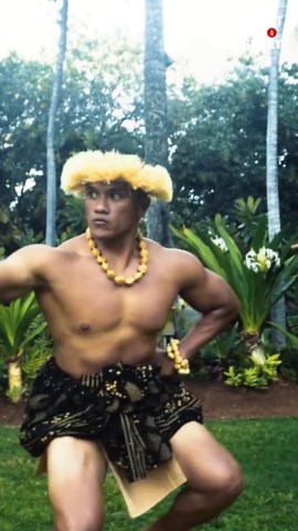 The warrior's dance, the intense world of male hula in Hawaii