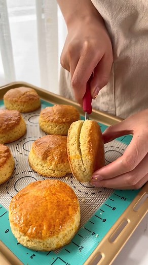 Scone #scone #scones #sconesrecipe #tea #teaparty #teacup #baking #cooking #dessert #fyp #viralvideo #viraltiktok | Life Cake