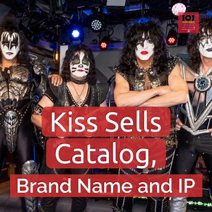 "The hottest $300M avatars in the world... KISS!" 🤣 | 101 The Fox