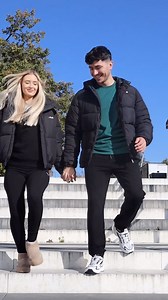 Wyróżnij się stylem i postaw na jakość, którą doceniają sportowcy na całym świecie. Jeśli szukasz idealnych ubrań na trening lub sportowy look na co dzień to sprawdź Desportivo.pl ‼️ Znajdziesz u nas najlepsze marki, takie jak adidas, Nike, Puma, Fila, Champion i 4F i wiele innych 👌🏻 Bez względu na to, czy biegasz, ćwiczysz na siłowni, czy po prostu cenisz wygodę – mamy w Desportivo wszystko, czego potrzebujesz! 👊🏻 Dołącz do nas i odkryj kolekcje, które podkręcą Twoją motywację do działania!