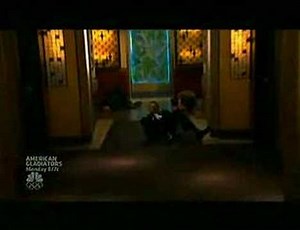 Josh Duhamel, Ana Alexander the shootout scene " Las Vegas"