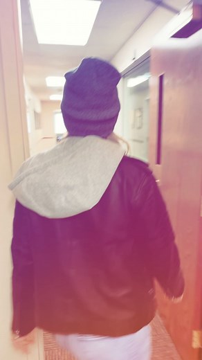 18 reactions | #CircleOfFriends today with the one and only Taylor Stevens!  | 98.7 WNNS | Facebook