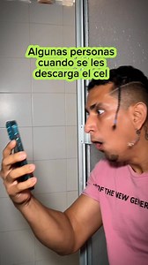 540K views · 9K reactions | Algunas personas cuando se les descarga el cel 來 | Baban y valentina tv | Facebook