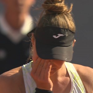 🇧🇷 Believe in BEA 🇧🇷 Haddad Maia defeats Alexandrova 5-7, 6-4, 7-5 to become the first Brazilian woman to reach the last 16 in Paris since Patricia Medrado in 1979. #RolandGarros | ROLAND-GARROS