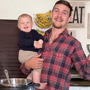 289K views · 10K reactions | We Love Chickpea Chili!  Recipe —> https://bit.ly/38fGSrQ | Plant Based Gabriel | Facebook