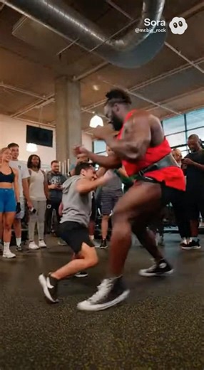 🤯Ultra fight - Big Bodybuilder vs skinny guy #fight #gym #bodybuiding #motivation #respect