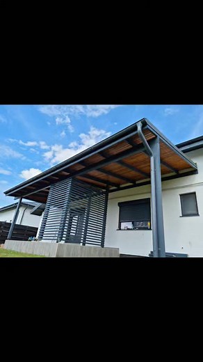 2.5K views | Terasă elegantă din lemn stratificat. #terasedelemn #pergoleterase #pergoledelemn #pergoledinlemn #terasedinlemn #inchideriterase #pergolegradina #terase #pergole | Grupo MACHT | Facebook