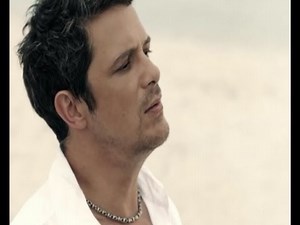 Alejandro Sanz cumple 44 años, rodeado de éxitos