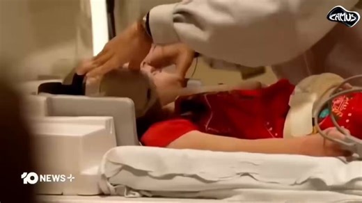 This MRI study on young kids is genuinely alarming.Researchers scanned the brains of 60 children aged 3–5 and discovered that interactive screen time is literally stripping away white matter in developing brains. The study found that just 2 hours a day can cause weaker neural connections, poorer language skills, and delayed literacy.Neuroscientist and father Prof. Mike Nagel was shocked: “Wow… I was not expecting to see anything like that.”We’re physically altering children’s brains before they 
