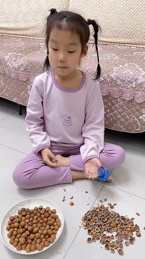 1.3K views · 57 reactions | I wonder if we were in a primitive society now would my girl be the first ape to stand up and walk #funny #memes #meme #funnymemes #lol #dankmemes #comedy #fun #love #memesdaily #follow #like #humor #funnyvideos #instagram #tiktok #instagood #lmao #dank #jokes #cute #explorepage #dailymemes #viral #laugh #edgymemes #bhfyp #memepage #funnymeme | Fun Family | Facebook