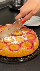 49K views · 289 reactions | Jeste li videli poslednji recept koji smo snimili? Divan, mirisan, sočan kolač sa šljivama koji se pravi tako brzo i lagano. Ceo recept pogledajte u komentarima  #marininakuhinja #marininrecept #prevrnutikolac #sljive #kolacsasljivama #domacikolaci #slatko #domacakuhinja #tasty #ukusno #brzikolaci #brzirecepti #Recept | Najbolji domaći video recepti | Facebook