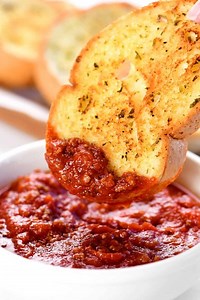 6.5K views · 94 reactions | Make homemade Texas Toast garlic bread with this easy recipe! Crispy, buttery bread is the perfect appetizer or side for pasta and pizza. #texastoast #garlicbread #appetizer #thegunnysack #mealtime #sidedish | The Gunny Sack | Facebook