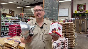 What you need to know about heat lamps for baby chicks or plants. #wabashfeedandgarden #houston #heatlamps #keepingchickswarm #coldweather #protectplants | Wabash Feed