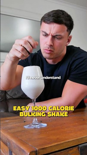 Easy 1000 calorie Oreo bulking shake 🤤