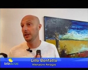 Teleacras – Lillo Bonfatto è il nuovo allenatore dell’Akragas calcio L'Akragas calcio ha scelto il nuovo allenatore per il secondo anno consecutivo in serie D. Si tratta del canicattinese Lillo Bonfatto, 40 anni compiuti proprio oggi. Bonfatto, tra l’altro, ha allenato il Canicattì, riportando il club biancorosso in serie D dopo 28 anni. La conferenza… https://youtu.be/EzvP2q6V5D4 | Teleacras