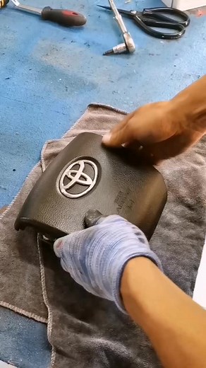 Replace Car Airbag Monogram #facebookreels #fyp #viralvideo #TOYOTA #foryoupagereels #airbags #howto #tipsandtricks #carrepairs | Japanese Parts