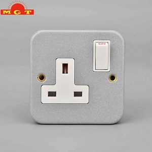 [Hot Item] British Standard Metal Clad Industrial Power 13A Electric Wall Switch Socket