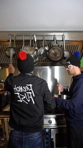 Stock Clearance: Electric Bubble Gun (Item No. P81178) Wholesalers, don’t miss this inventory deal! The P81178 Electric Bubble Gun is here with bright lights and fun sound effects—quality guaranteed! Each carton contains 36 boxes (colors assigned randomly), and 1 carton weighs 580g per box. HOT OFFER: Order 1 carton, get 1 free carton of 18 bottles (1000ml total) bubble solution (as shown in Figure 9)! Grab the low stock price now! #ToyWholesale #ElectricBubbleGun #StockClearance #KidsOutdoorToy