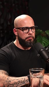 L’andropause chez l’homme: c’est RÉEL. Autant que la ménopause chez la femme. Mais on en parle moins. Abonne-toi - mon podcast sera dispo sur ta plateforme préférée ce jeudi! #Andropause#SantéMasculine#SantéDesHommes#MénopauseMasculin#ÉquilibreHormonal#resilientgentleman#disciplineetdangereux | Sébastien Cossette - Resilient Gentleman