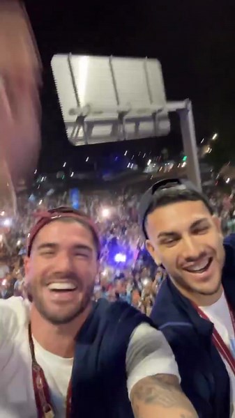 Situazione tranquilla in #Argentina 😅😅😅 #IamNaples #Messi #Maradona | I Am Naples