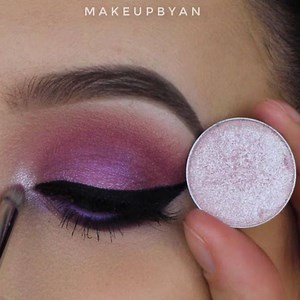 Mini tutorial 🎀🙌🏻💗 full makeup tutorial on my YouTube Channel (LINK IN BIO) I used all @makeupgeekcosmetics Eyeshadows for this eyelook. https://youtu.be/ywUaiJWh8ak _________ ► PRODUCTS USED: ⇢ @Makeupgeekcosmetics Eyeshadow shades used: White lies Confection Carnival Fashion Addict Curfew Hot Pants Corrupt Whimsical ⇢ Eyepencil in the waterline from @marcbeauty in the shade "Mist Me" ⇢ @Annytude Impishly Lashes ⇢ @SigmaBeauty Wicked gel eyeliner Code: MAKEUPBYANSB to get 10% Discount on ev