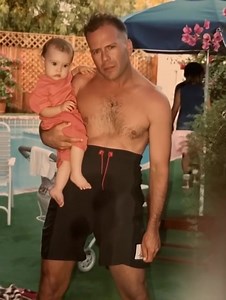 So Touching ❤️ Bruce Willis and Demi Moore’s Daughter Shares Rare Childhood Photos — A Beautiful Tribute to Her Dad 殺(Check In First comment) | Happy Paws | Facebook