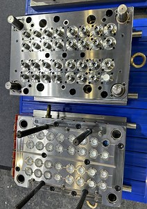 [Hot Item] Multiple Cavity Bottle Caps Mould Plastic Cap Making Molds for Injection Molding Machine