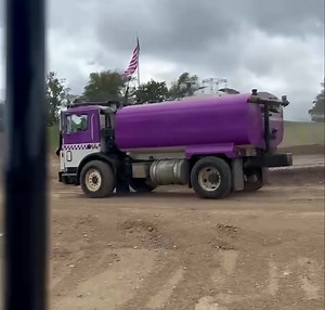 Full amateur program (bikes only) both days this weekend. Open to everyone. KTM/HSQ/GAS contingency both days! Plus YAM/HON/KAW/SUZ contingency Sunday 💲 #redbudmx | RedBud Motocross