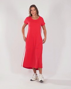 Bold colour, zero effort.  The Foxwood Recovery Dress now comes in...