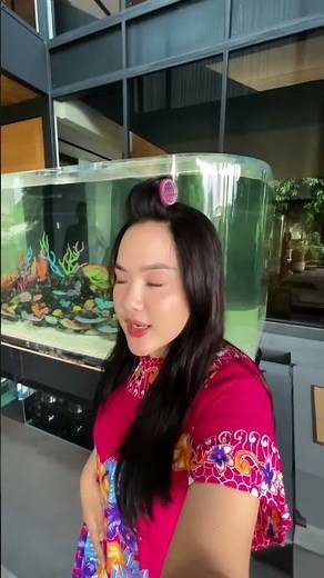 Akuarium 7 ton ini jadi yang terbesar aku liat!! Gimana airnya biar aman dari ikan ya?! #reef #coral