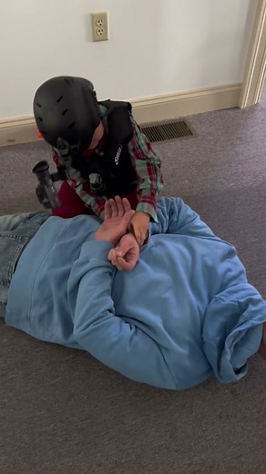 Challenging Perpetrators with Officer Isaac | Handcuff Dilemmas