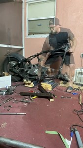 Time to hardtail!! #chop #choppertime #chopper #harley #harleydavidson #custom #oldschool #vintage #motorcycle #biker #bike #motivation #build | Chopper Time