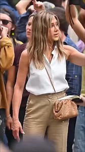 21K views · 15 reactions | Jennifer Aniston gets fake oil thrown at her while filming ‘The Morning Show’...Watch video in the comments!⬇️ | Fidel Luettgen | Facebook