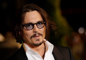 Johnny Depp made dreams come true and dressed up as Captain Jack Sparrow for a Disneyland ride. | Yahoo