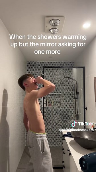 Travis Scott Fein Concert Experience: Shower Time Fun