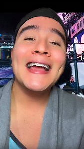 90K views · 1.4K reactions | Critican el outfit de #Xavi para el show de año nuevo en Nueva York  #chismillennial #pablochagra | Pablo Chagra | Facebook