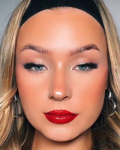 6.9K views · 18 reactions | A red masterpiece for this Christmas! | Make-Up & Hair Tutorials | Facebook