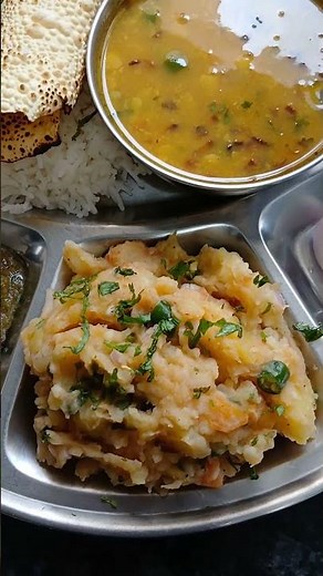 yummy food thali 😋🥰👌 #food #indianfood #youtubeshorts #shortvideo