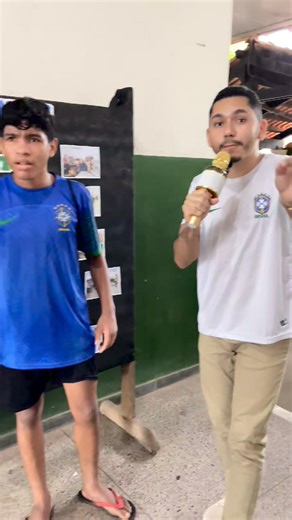 Você sabia que o Hino Nacional Brasileiro foi escrito por Joaquim Osório Duque Estrada em 1909? 🎶 No sábado, 13, foi o Dia do Hino Nacional e fomos as ruas descobrir quem sabe essa letra que retrata um pouco da nossa história e de nossas qualidades. Prepare-se para risadas e surpresas nesse desafio musical! 🇧🇷🎤 #PrefeituraDeMarabá #DiaDoHinoNacional #DesafioMusical #Brasil | Prefeitura Marabá