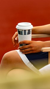 🎾 Jeu, set… mug ! Découvrez le mug nomade, décliné en 18 décors pour matcher toutes vos envies. Élégant, pratique, toujours prêt à vous suivre, sur le court ou là où vos journées vous portent. Suivez le lien dans la bio pour découvrir la collection ❤️ . 🎾 Game, set… mug ! Discover the nomad mug, available in 18 designs to reflect your style. Elegant, practical, always ready to follow you, on the court or wherever life takes you. Follow the link in bio to discover the collection ❤️ . @domainede