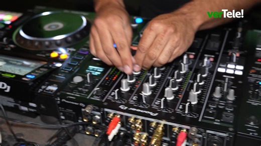 🟢 Crónica | verTele celebró su 25 cumpleaños con una fiesta que sirvió de punto de unión y reunión para la TV 🔗 https://www.eldiario.es/vertele/7_c0fbe1 📺 Así fue el evento con el que conmemoramos el cuarto de siglo del digital pionero en información televisiva de España: | Vertele