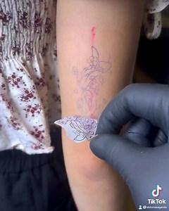 Good fortune 🐟 #22mayontattooshop #tattooshopinmayonstreet #tattooshopinmayon #tattooshopnearme #mayoninktattoo #alvinmasagandatattoo #alvinmasaganda #mastracer #rosarytattoo | Alvin Masaganda tattoo