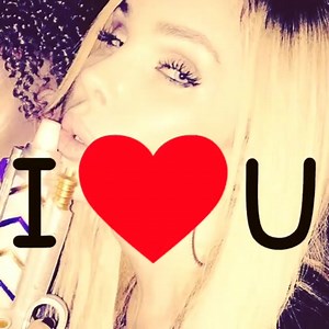 #HappyValentines bubblegum kisses and rainbow fantasies from the #queenoftheunicorns #fullfantasy #lickme #dinadelicious | Dina Delicious