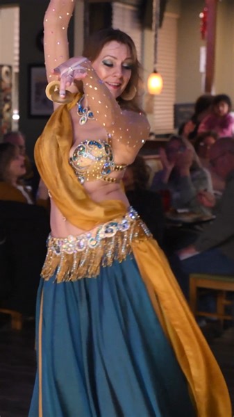 Some Improv at "The Big Fat Greek Night" at the Grecian Family Restaurant in Tennessee! 😘 #safiyanawaarperformingartist #safiyanawaar #bellydance #raqssharqi #grecianfamilyrestaurantandbakery #evententertainment #professionalentertainment #bellydanceartist #bellydancer #weddinginspiration #weddingentertainment #bellydancelexington #eventplanning #eventvenue #bellydancekentucky #dancersforhire #improv #beautifulwoman #bellydancetennessee #bellydancenashville #ohiobellydance #zills | Safiya Nawaa