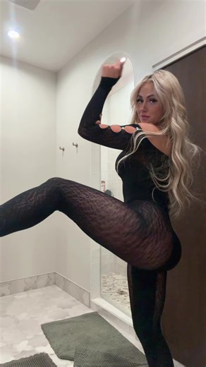 squishyymama (@squishyymama)’s videos with original sound - 𑣲𝘯𝘦𝘷𝘩𝘷𝘷