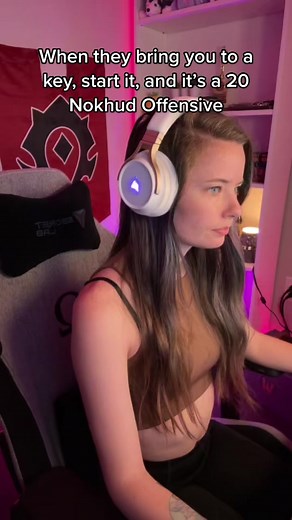 please I’m just a hunter I can’t LIVE THIS #wowtok #twitchstreamer #worldofwarcraft #mythicplus #warcraft